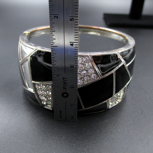 Vintage Silver & Black Crystal Rustic Bracelet - Picture 8 of 8